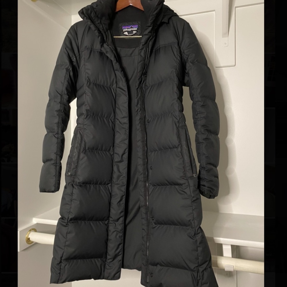 Women’s Patagonia Silent Down Long Parka (black, size small)